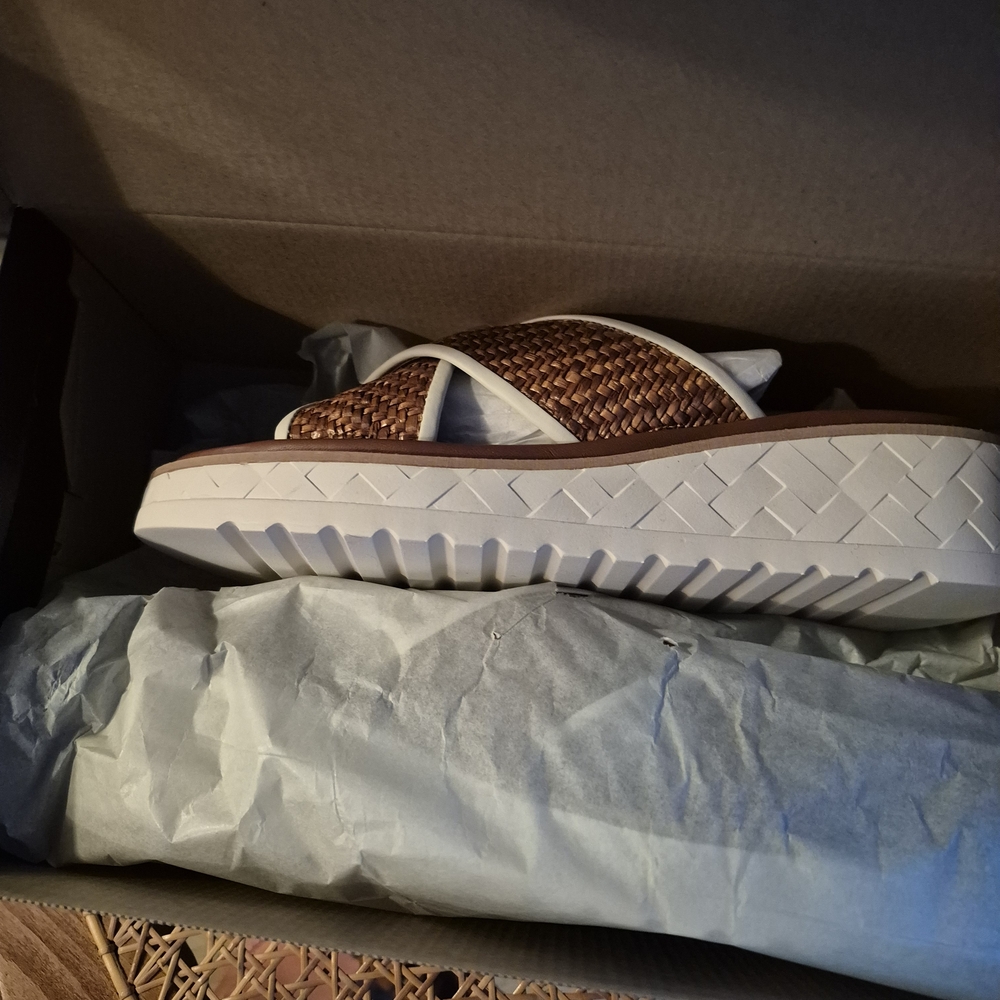 NIB Cole Haan Tan Woven Slide Sandals - Picture 4 of 5